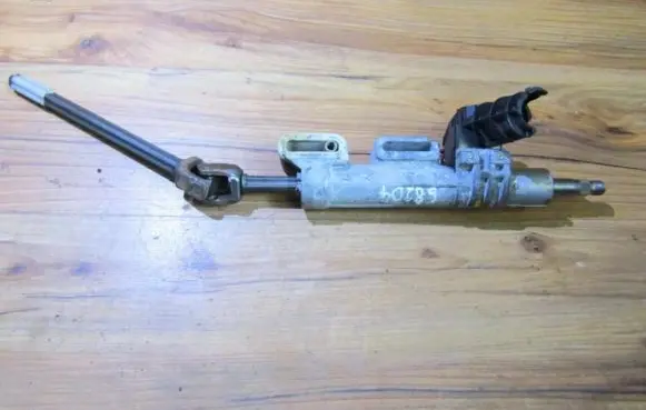 Alfa Romeo 156 Steering wheel axle nnusatytas