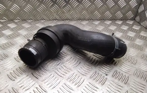 Volkswagen Transporter - Caravelle T4 Intercooler hose/pipe 701145762A