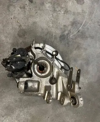 Land Rover Evoque II Rear wheel hub spindle/knuckle