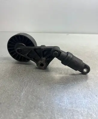 Opel Insignia A Belt tensioner pulley 8215-11