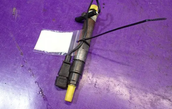 Seat Ibiza II (6k) Fuel injector 028130203E