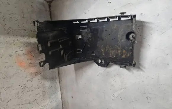 Citroen C4 II Battery box tray 9689002180