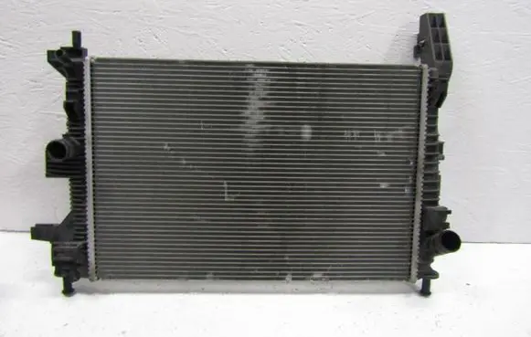 Ford Focus Coolant radiator CV61-8005-VC