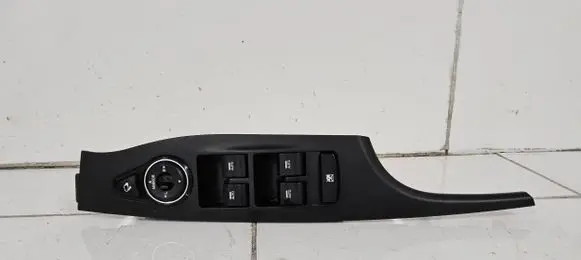 Hyundai i40 Electric window control switch 935703Z000 39R4901000 2012710