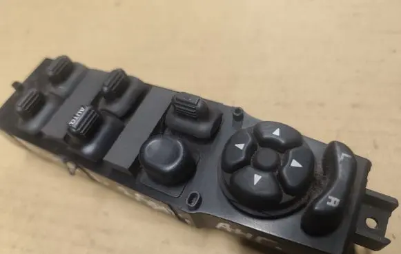 Jeep Cherokee XJ Electric window control switch 39754D 56009505AB