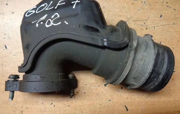Volkswagen Golf VII Turbo air intake inlet pipe/hose 04E129656