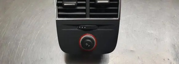 Rear air vent grill