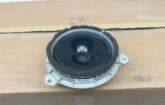 Lexus CT 200H Rear door speaker 8616076060