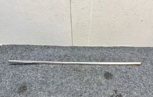 Volvo XC60 Front door glass trim molding 31371111