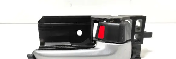 Suzuki SX4 Rear door interior handle