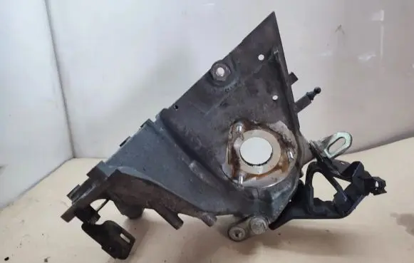 Opel Insignia A Fuel pump bracket 55574721