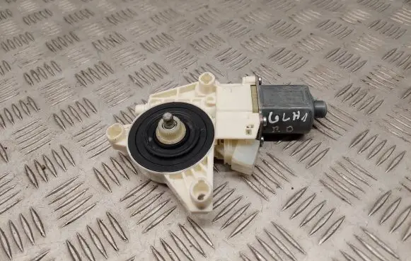 Mercedes-Benz GLA W156 Front door window regulator motor A2469065200