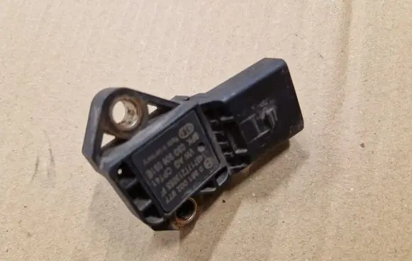 Audi A3 S3 8V Turbo air boost pressure sensor 03G906051E 0261002977