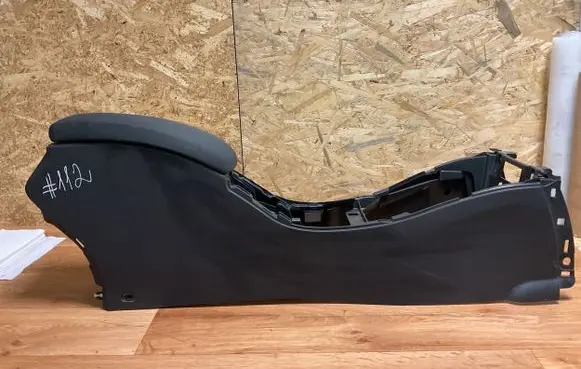 Renault Megane III Armrest 1011098000000 40431M
