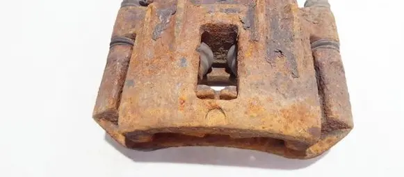 Iveco Daily 35.8 - 9 Front brake caliper