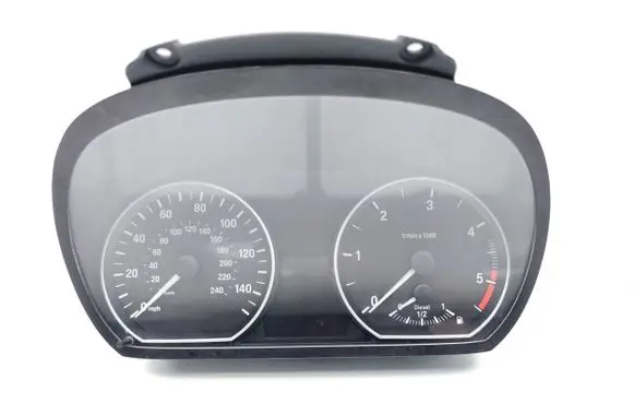 BMW 1 E81 E87 Speedometer (instrument cluster) 9166822 100253601 1024982-85