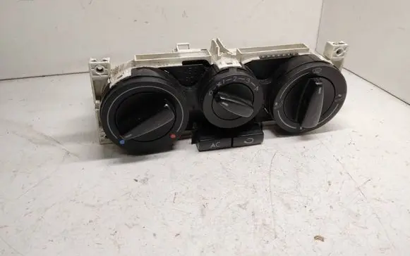 Volkswagen Golf IV Climate control unit 1J0820045F 657837L11 901511210000