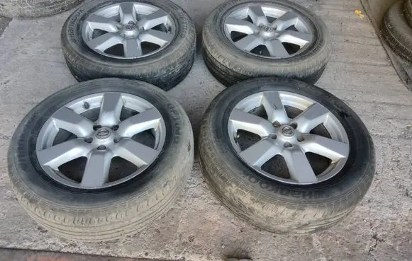 Nissan X-Trail T31 R17 alloy rim 