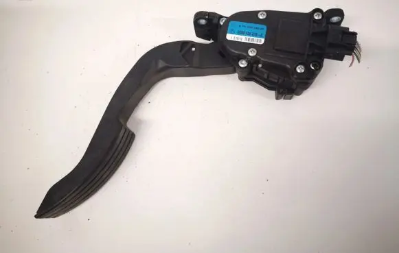 Renault Twingo II Accelerator throttle pedal 8200426238e 8200426238-e