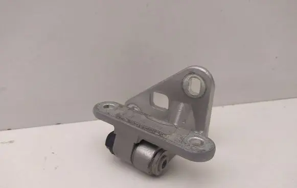 Mercedes-Benz E W211 Front door lower hinge 