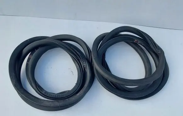 Citroen C4 II Picasso Rubber seal loading door 