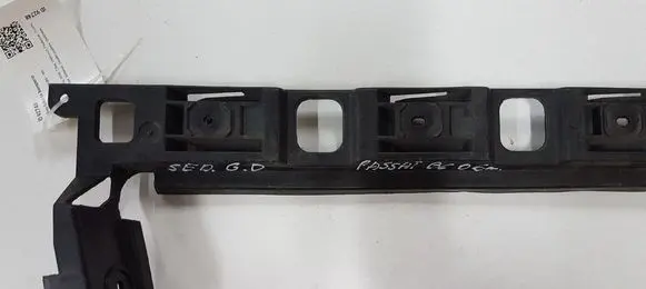 Volkswagen PASSAT B6 Rear bumper mounting bracket 3C5807394