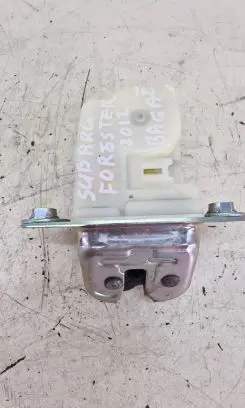 Loading door lock