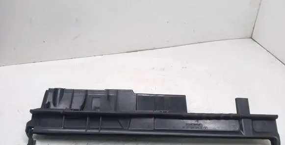 Radiator mount bracket