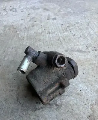 Volkswagen Golf II Power steering pump