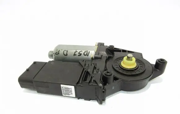 Volkswagen PASSAT B5 Front door window regulator motor 3B4837752BS