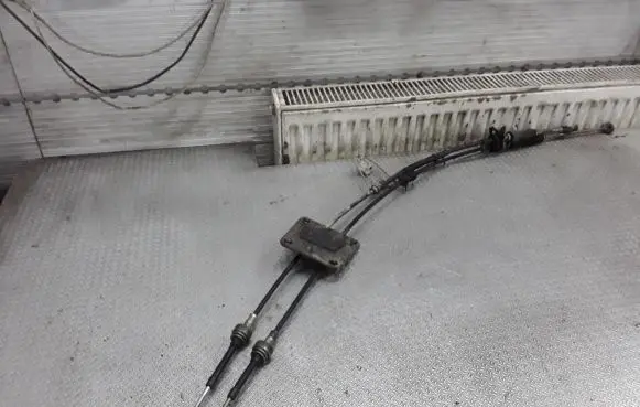 Toyota Previa (XR30, XR40) II Gear shift cable linkage