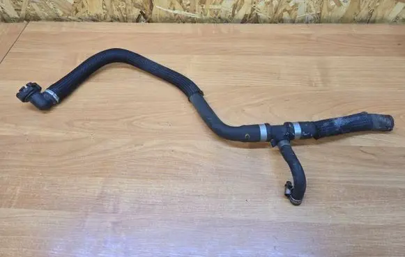 Engine coolant pipe/hose