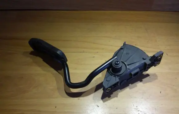 Volkswagen Sharan Accelerator throttle pedal 7M1721603