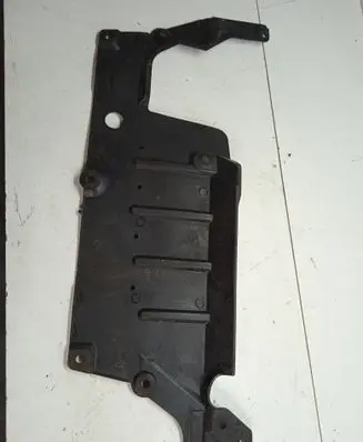 Center/middle under tray cover