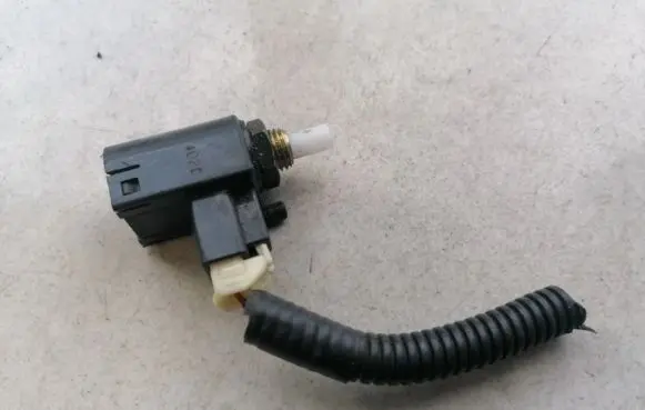 Toyota Corolla Verso AR10 Reversing light switch sensor CV591