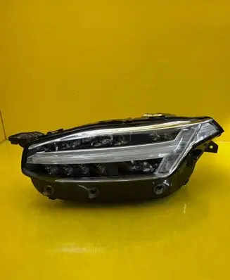 Volvo XC90 Headlight/headlamp 32228296