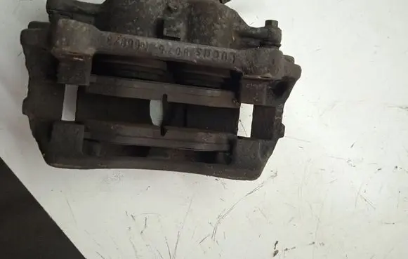 Opel Vivaro Front brake caliper VIVARO2009M