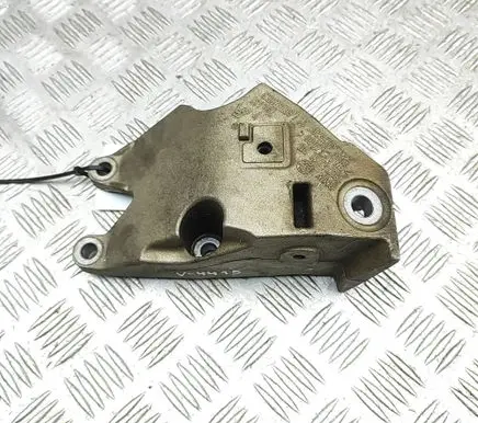 BMW 3 G20 G21 Engine mounting bracket 6876207 6876205