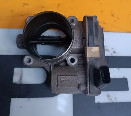 Opel Antara Throttle valve 25183238
