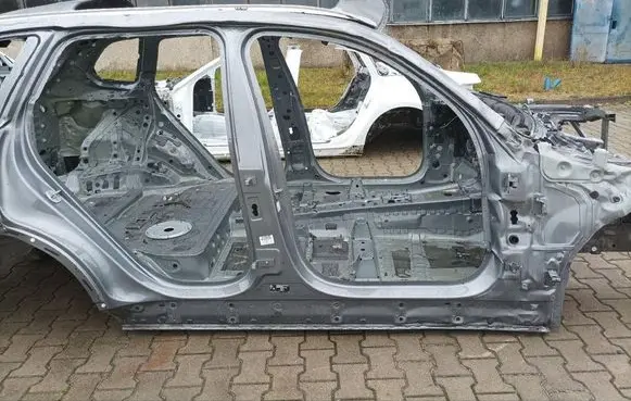 BMW X5 E53 Sill 