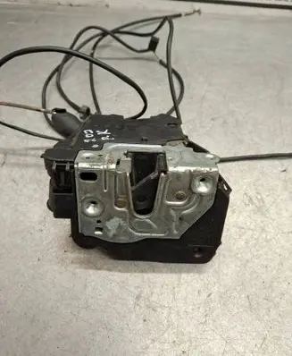 Mercedes-Benz C W203 Front door lock 2037200135
