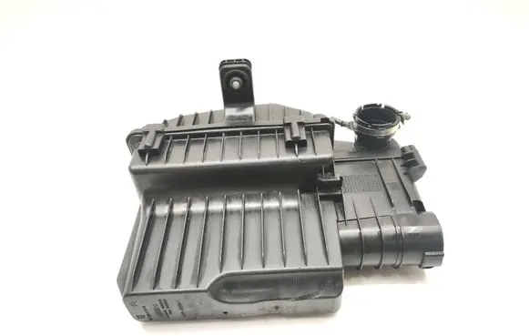 Peugeot 208 I Air filter box 9670851880