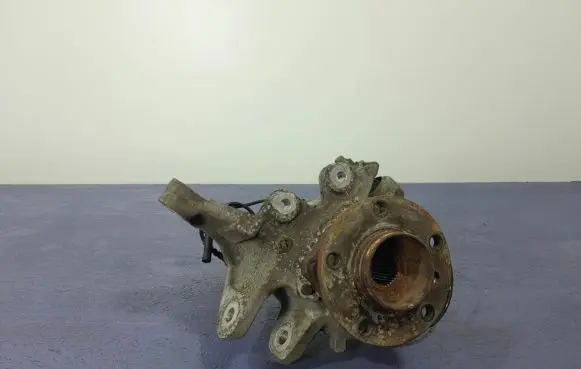 BMW 5 F10 F11 Front wheel hub spindle knuckle 6796100