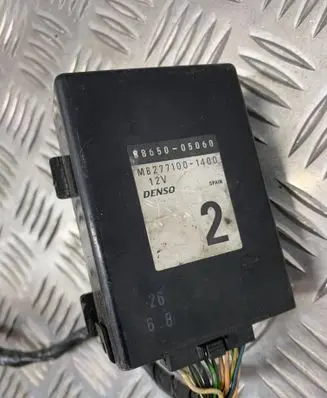 Toyota Avensis T220 Air conditioning/heating control unit 8865005060 MB2771001400