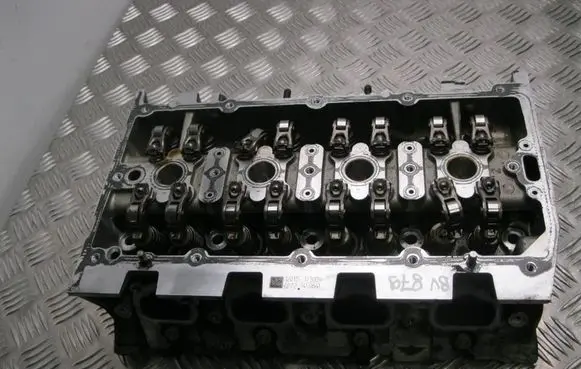 Volkswagen Golf VII Engine head 04L103404AE BV879