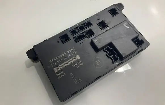Mercedes-Benz CLS C219 Door control unit/module 2198201926 00005021 A2198201926