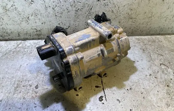 Toyota RAV 4 (XA50) Air conditioning (A/C) compressor (pump) 0424001990 33050 ESB27C