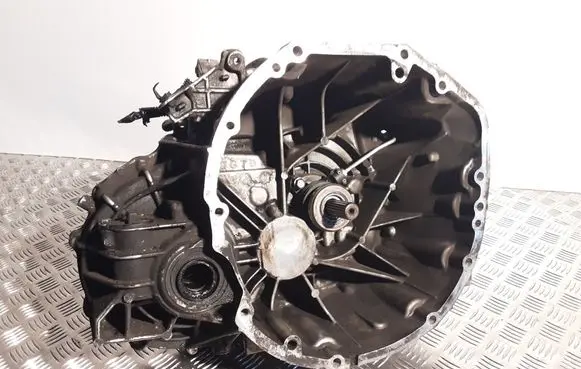Nissan Qashqai+2 Manual 6 speed gearbox JG70