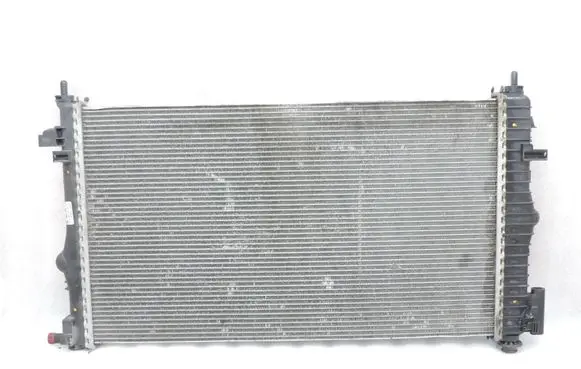 Opel Insignia A Coolant radiator 1300290 1300320