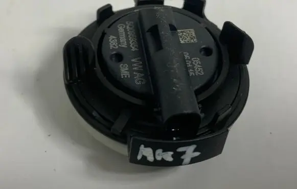 Volkswagen Golf VII Airbag deployment crash/impact sensor 5Q0959354